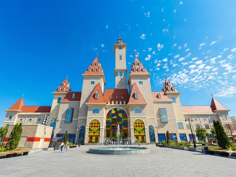 حجز تذاكر جزيرة الأحلام في موسكو - ديزني لاند روسيا وأكبر مدينة ألعاب مغطاة للعوائل