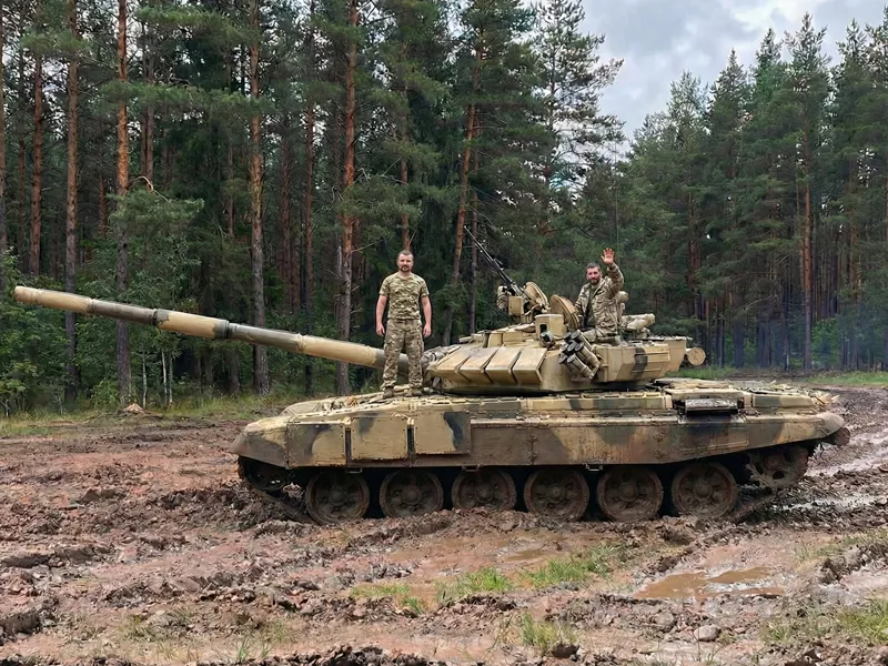 تجربة قيادة دبابة حقيقية في موسكو - حجز جولة الدبابات العسكرية والجيش الروسي